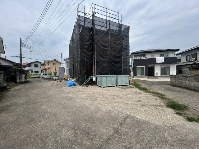 新築　高崎市上大島町第3　クレイドルガーデン　１号棟の前面道路含む現地写真|現地写真　北側接道幅員約4ｍ　南側接道幅員約3.9ｍ