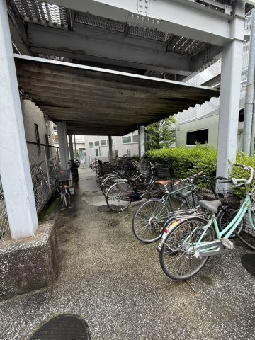 ライオンズマンション門前仲町第6の駐輪場