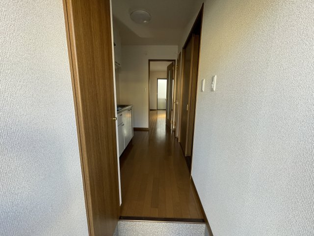 アンプルール リーブル すみれⅠの内装|別部屋同一間取りのお写真となります。