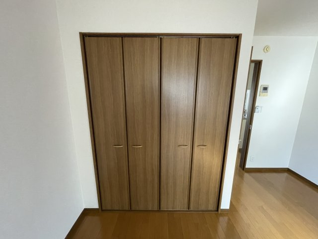 アンプルール リーブル すみれⅠの収納|別部屋同一間取りのお写真となります。