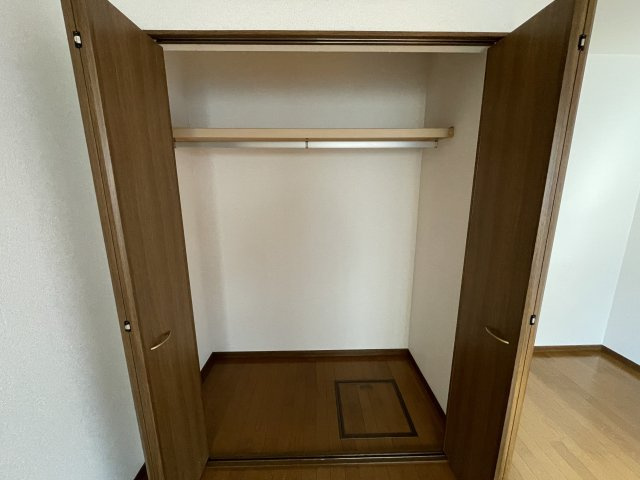 アンプルール リーブル すみれⅠの収納|別部屋同一間取りのお写真となります。