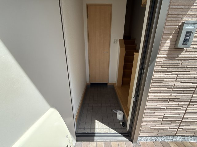 メゾン・すこやかの玄関