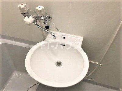 レオパレスＦａｖｏｒＧｒｏｖｅの洗面所