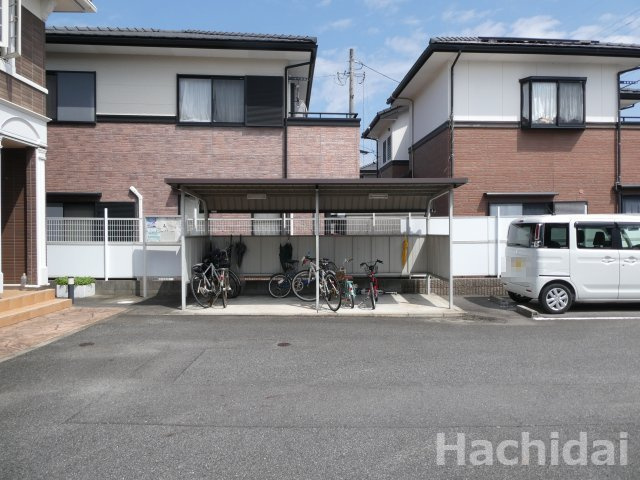 アンソレイユ西山Ⅱの駐車場