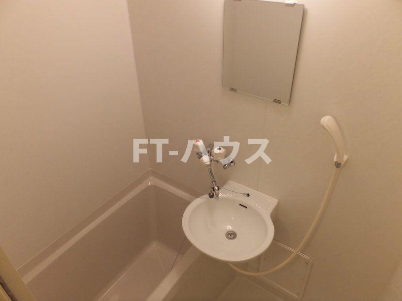 レオパレスエムワンの浴室
