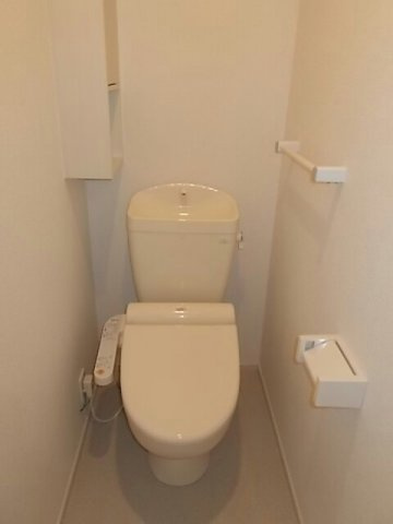 熊本市中央区黒髪４丁目のアパートのトイレ|ゆったりとした空間のトイレです