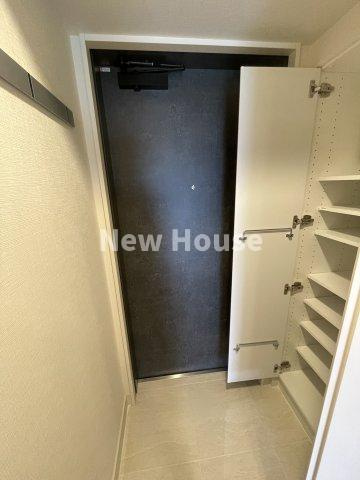 パークアクシス新宿百人町の玄関