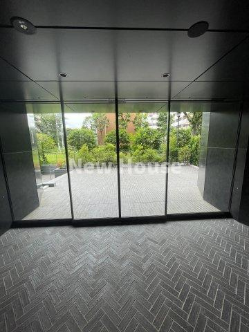 パークアクシス新宿百人町のエントランス