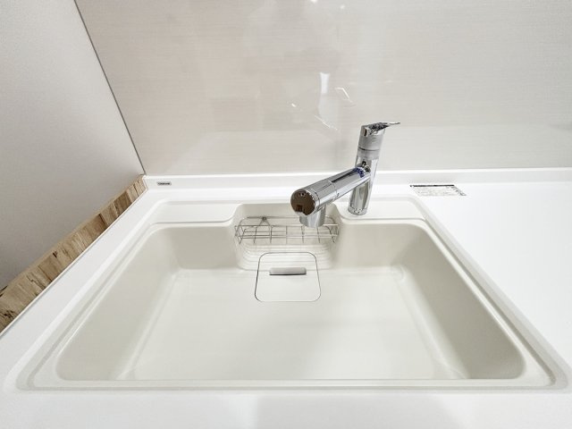 浄水器一体型水栓！シンクも広く洗い物等の作業効率もUPしそうです！