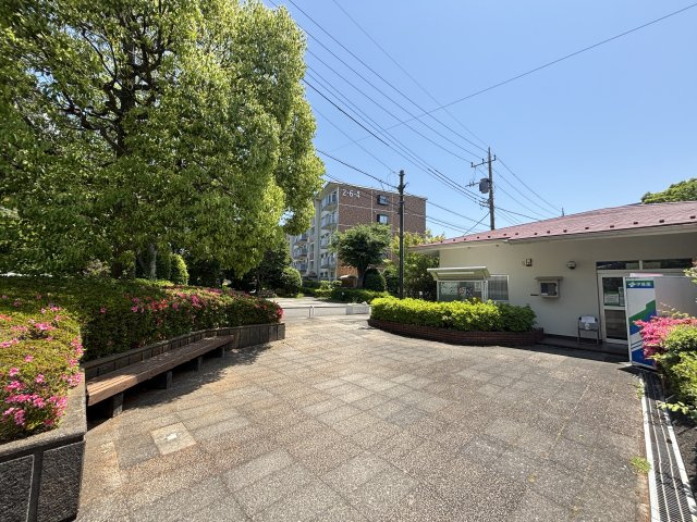 対象棟のすぐ近くに管理事務所がございます！