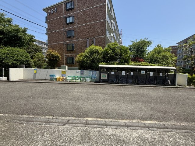 団地内のごみ置き場も清潔に管理されております。