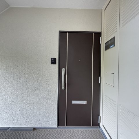 玄関ドアは更新履歴もあり新しめです！