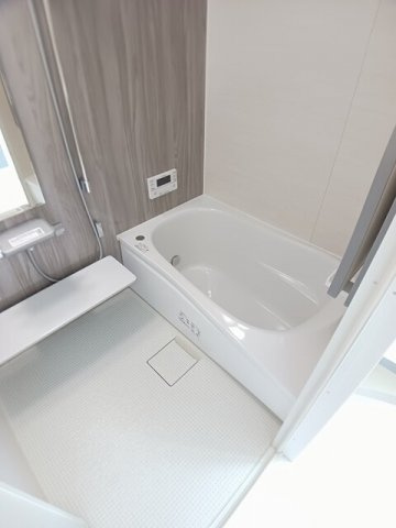 熊本市中央区国府４丁目のアパートの浴室|きれいなお風呂です