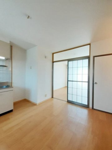 熊本市東区上南部２丁目のアパートの居間・リビング|居間です