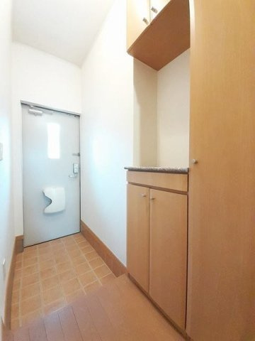 熊本市東区小山２丁目のアパートの玄関|シンプルで使いやすい玄関です