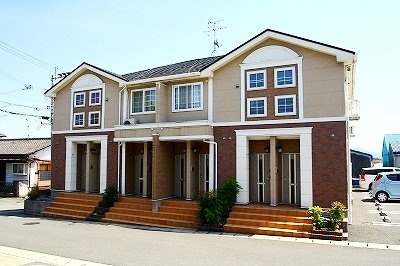 熊本市東区小山２丁目のアパートの外観|外観もきれいです
