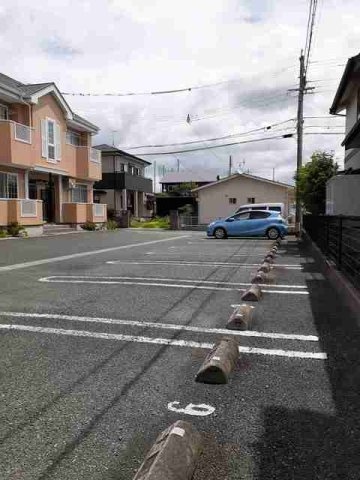 熊本市東区山ノ神２丁目のアパートの駐車場|カースペースがあります