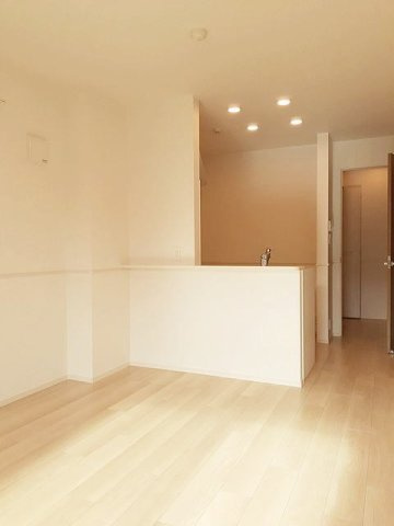 熊本市東区上南部２丁目のアパートの居間・リビング|使いやすいリビングです