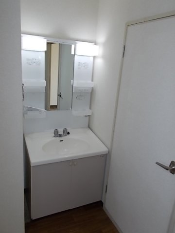 熊本市北区西梶尾町のアパートの洗面所|忙しい朝には欠かせない洗面所です