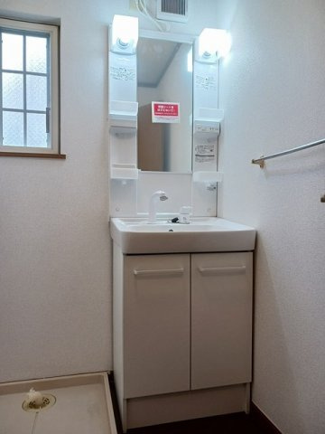 合志市須屋のアパートの洗面所|忙しい朝には欠かせない洗面所です