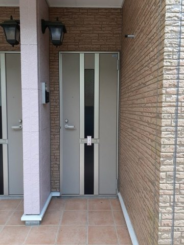 熊本市中央区黒髪６丁目のアパートのエントランス|ゆとりのあるエントランスです