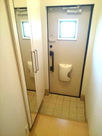 合志市豊岡のアパートのエントランス|落ち着いたエントランスです
