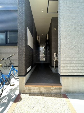 練馬区関町南１丁目のアパートのエントランス