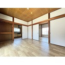 ゆったり過ごせる居間です