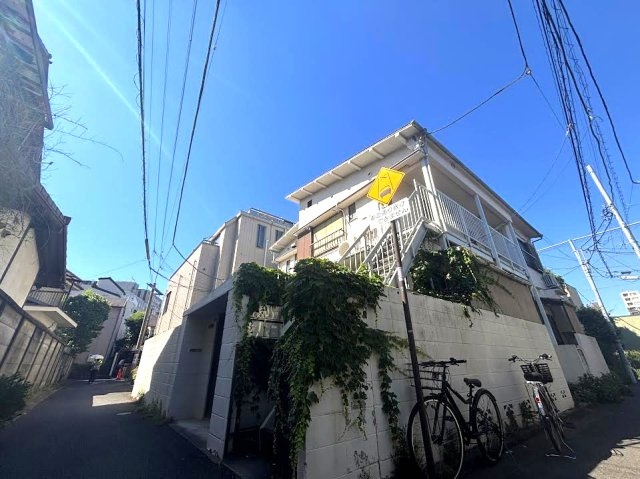 清潔なエントランスです