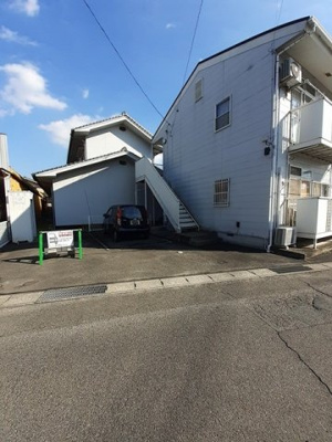 【駐車場】 | 悠コーポ | 駐車場があるので、車を買う予定の方も安心です