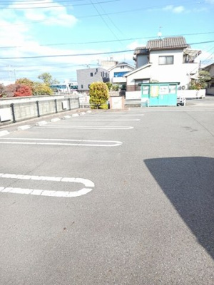 【駐車場】 | ラピスⅡ | カースペースがあります