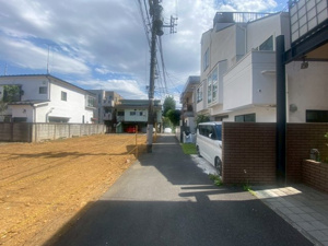 【前面道路含む現地写真】