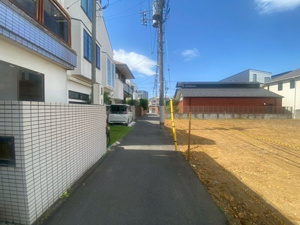 【前面道路含む現地写真】