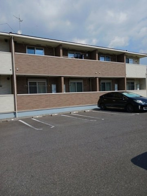 【駐車場】 | ルミエールⅢ | 駐車場に車を止められます