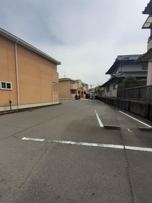 【駐車場】 | グランリーオＢ | 車をお持ちの方に嬉しい駐車場付きの物件です