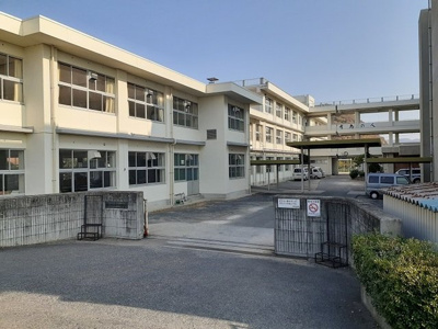 【周辺】 | キャトルセゾン | 幸千中学校まで550m