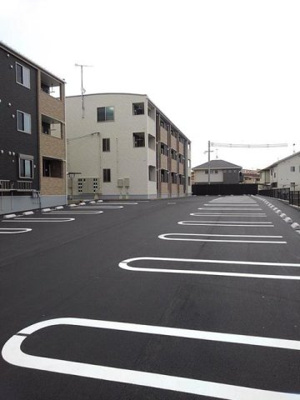 【駐車場】 | ライトスプリングＢ | 駐車場があるので、車を買う予定の方も安心です
