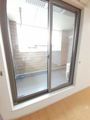 【バルコニー】 | メロウＡ | 外からの目が気にならないバルコニーで洗濯物が干せます