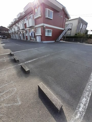 【駐車場】 | シャトレ仲 | 駐車場完備です