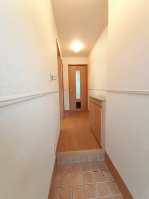 【玄関】 | グラスコートⅠ | 明るい玄関です
