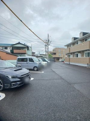 【駐車場】 | グラスコートⅠ | 駐車場があるので、車を買う予定の方も安心です