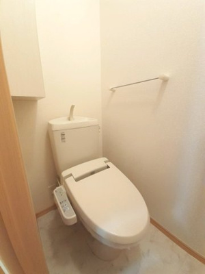 【トイレ】 | リヴィエールＡ | 清潔感のあるトイレです