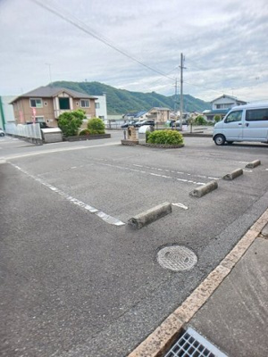 【駐車場】 | ブリエ・ルーチェ | 駐車場があります