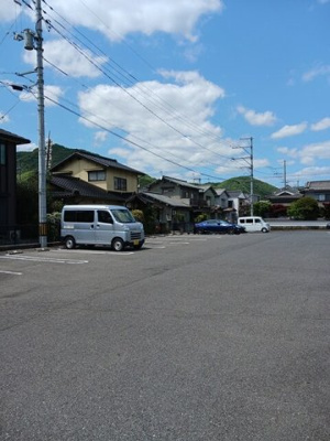 【駐車場】 | リバーサイドヒルズＡ | 駐車場があるので、車を買う予定の方も安心です