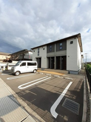 【駐車場】 | ガーデンヒルズＡ | カースペースがあります