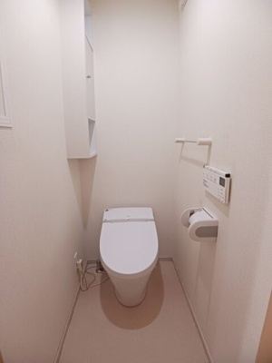 【トイレ】 | プリムローズＨＢ | ゆったりとした空間のトイレです