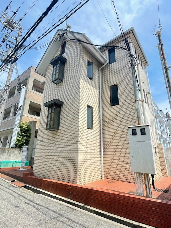 ライフイン芦屋弐番館の外観
