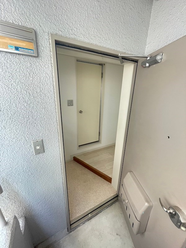 ライフイン芦屋弐番館の玄関