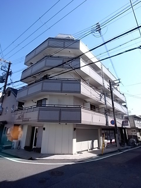 アベニュー曙の外観