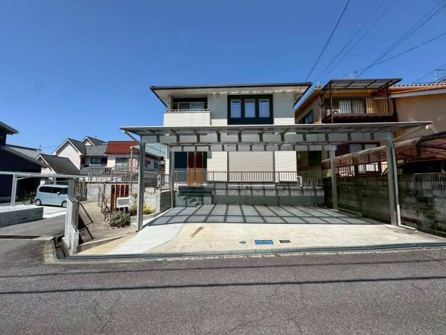 栗東市小野　中古戸建ての外観|ユニバーサルホーム施工のお住まい。